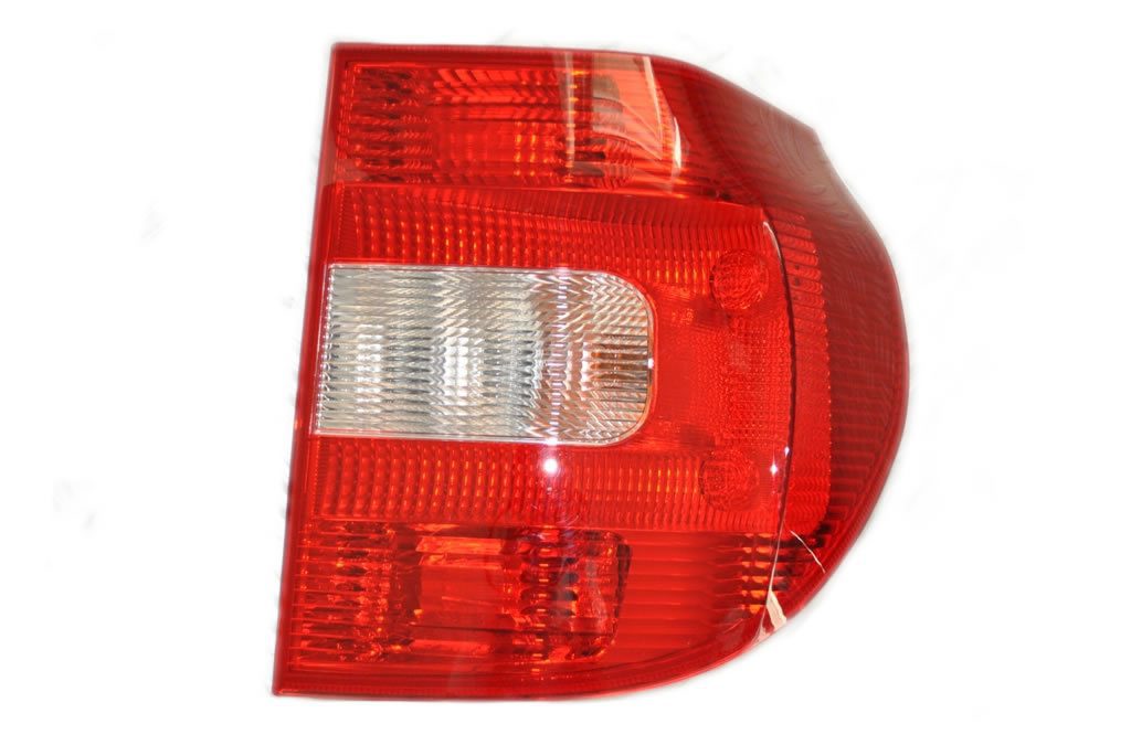 2X NEW OE REAR LAMP LAMP SET SKODA YETI 5L0945096 5L0945095